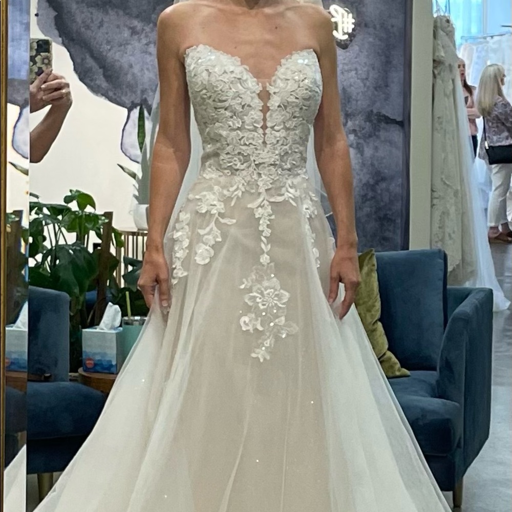 Maggie Sottero Stevie wedding dress - Picture 4 of 7